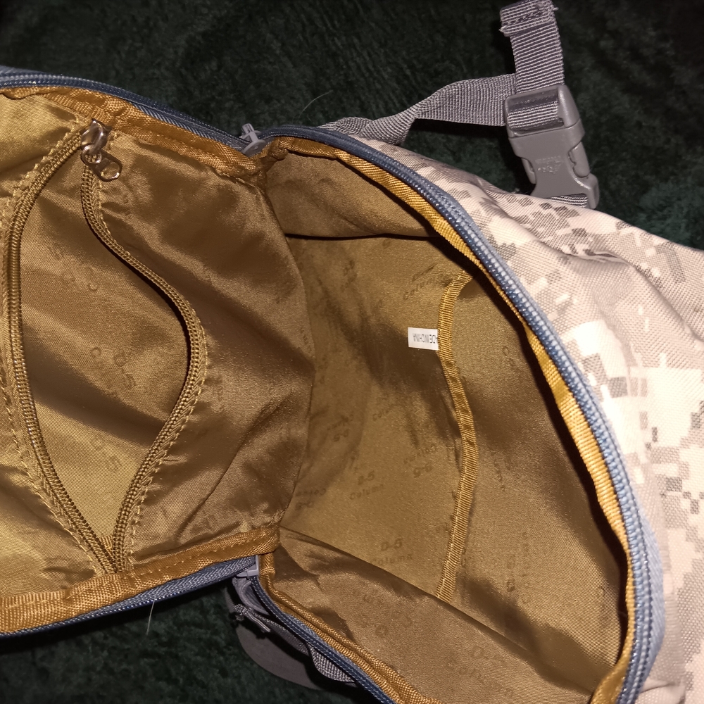 Digital Camo Men's Backpack - Picture 2 of 4